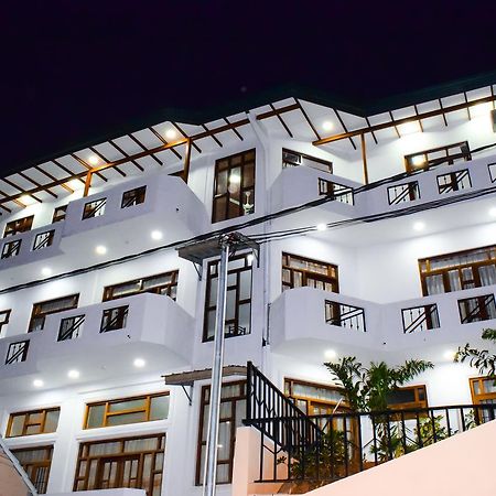 Saru Holiday Apartment - Up To 6 Guests Κάντι Εξωτερικό φωτογραφία